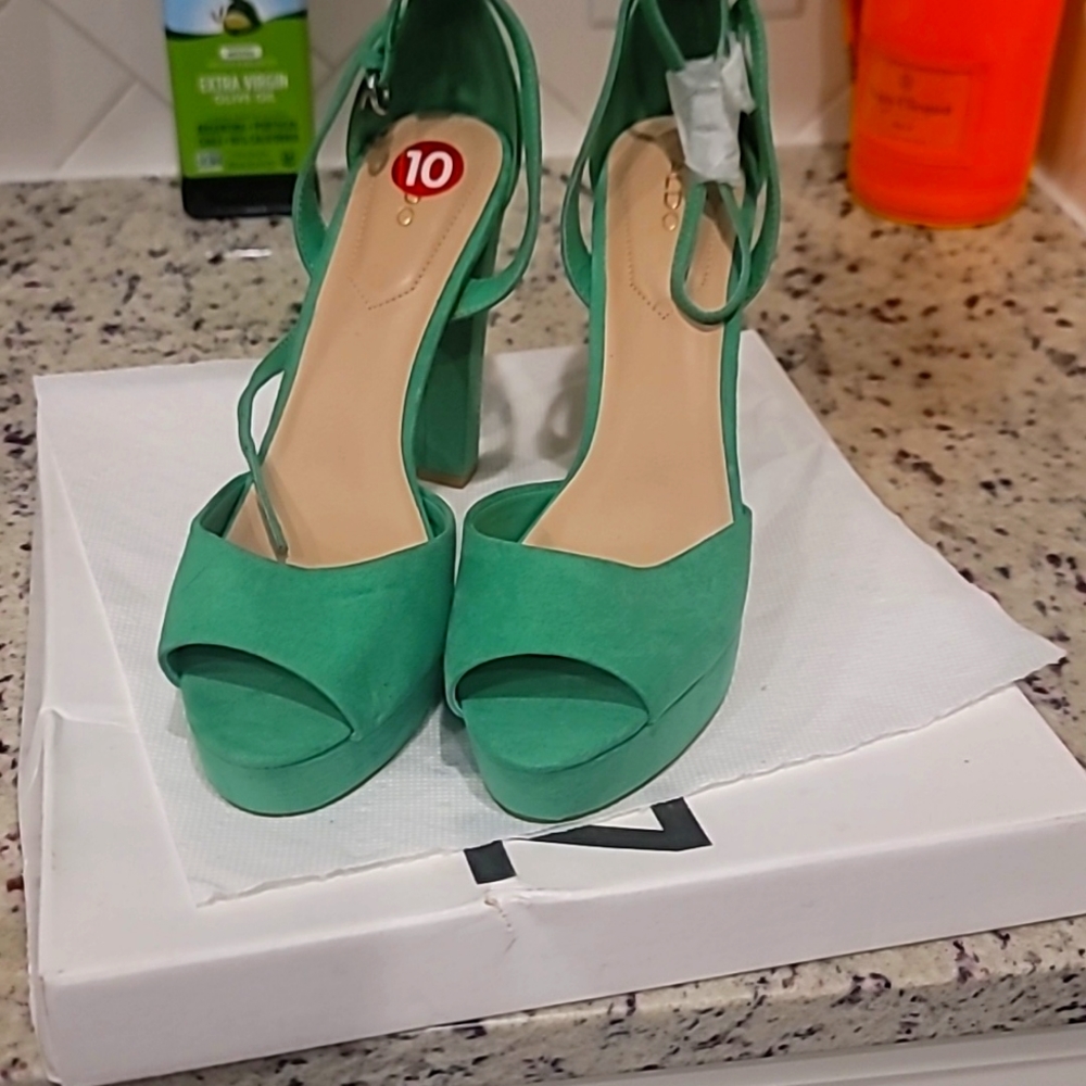 Aldo Green Suede Open Toe Platform Sandal